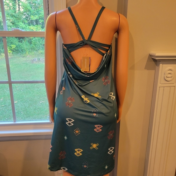 Patagonia NWT Sliding Rock Dress size medium. - Picture 10 of 10